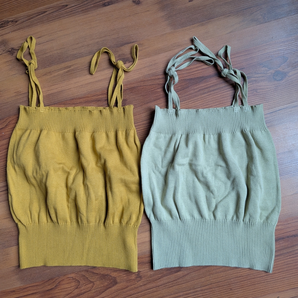 NWOT Set Of 2 Stylish Women's Knitted Tops